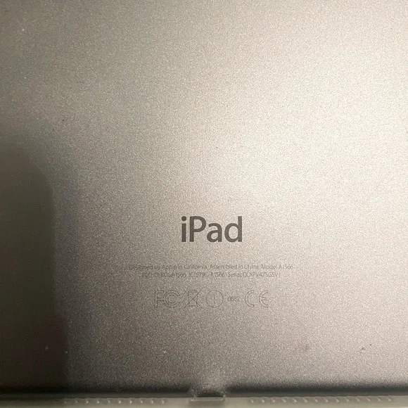 Apple iPad 32GB Space Gray 2nd Generation Model A1566with Box and Charger